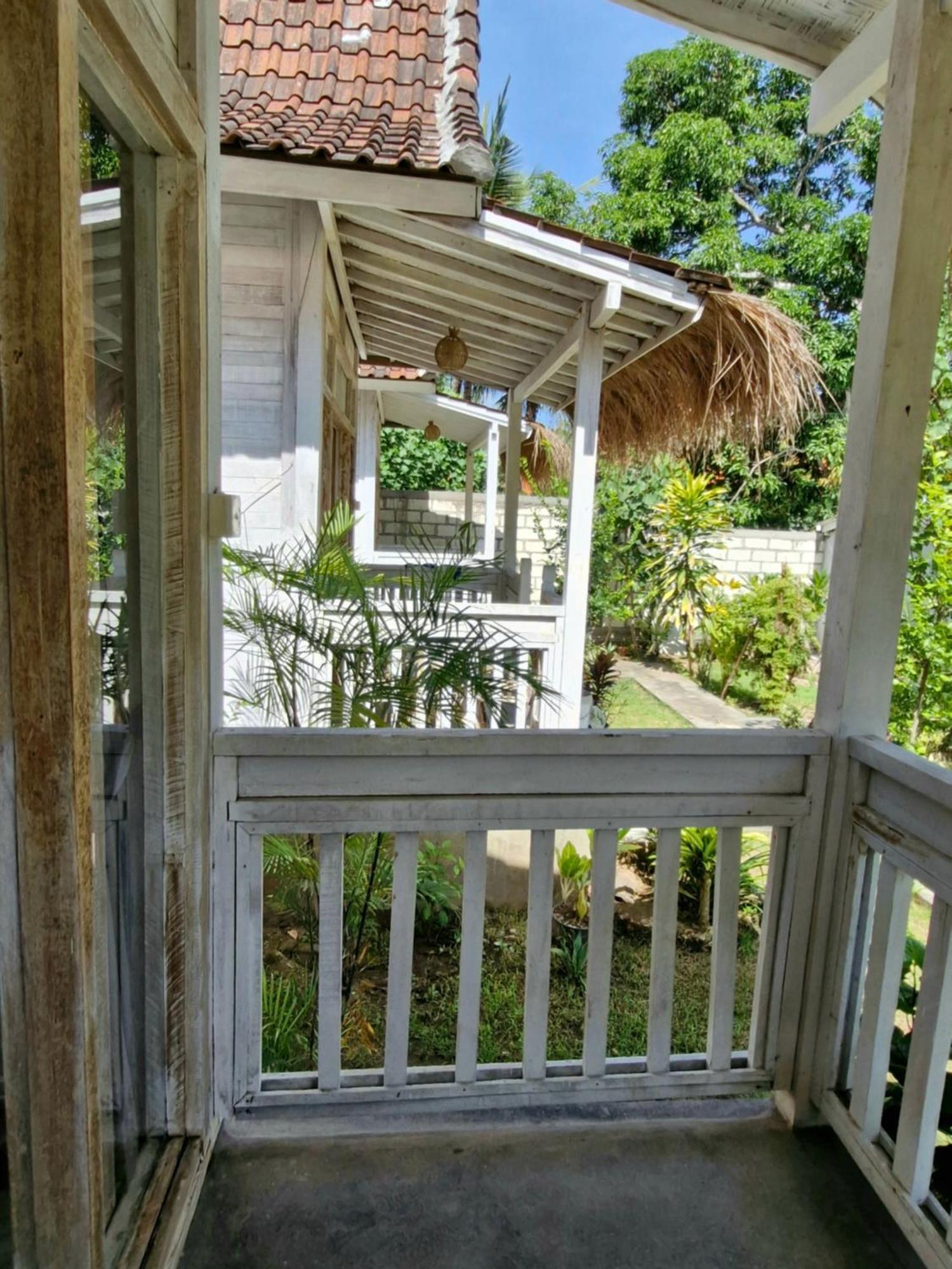 The Layar Homestay Batununggul Extérieur photo