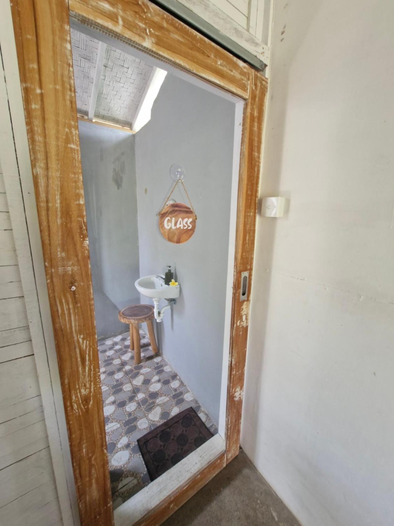 The Layar Homestay Batununggul Extérieur photo