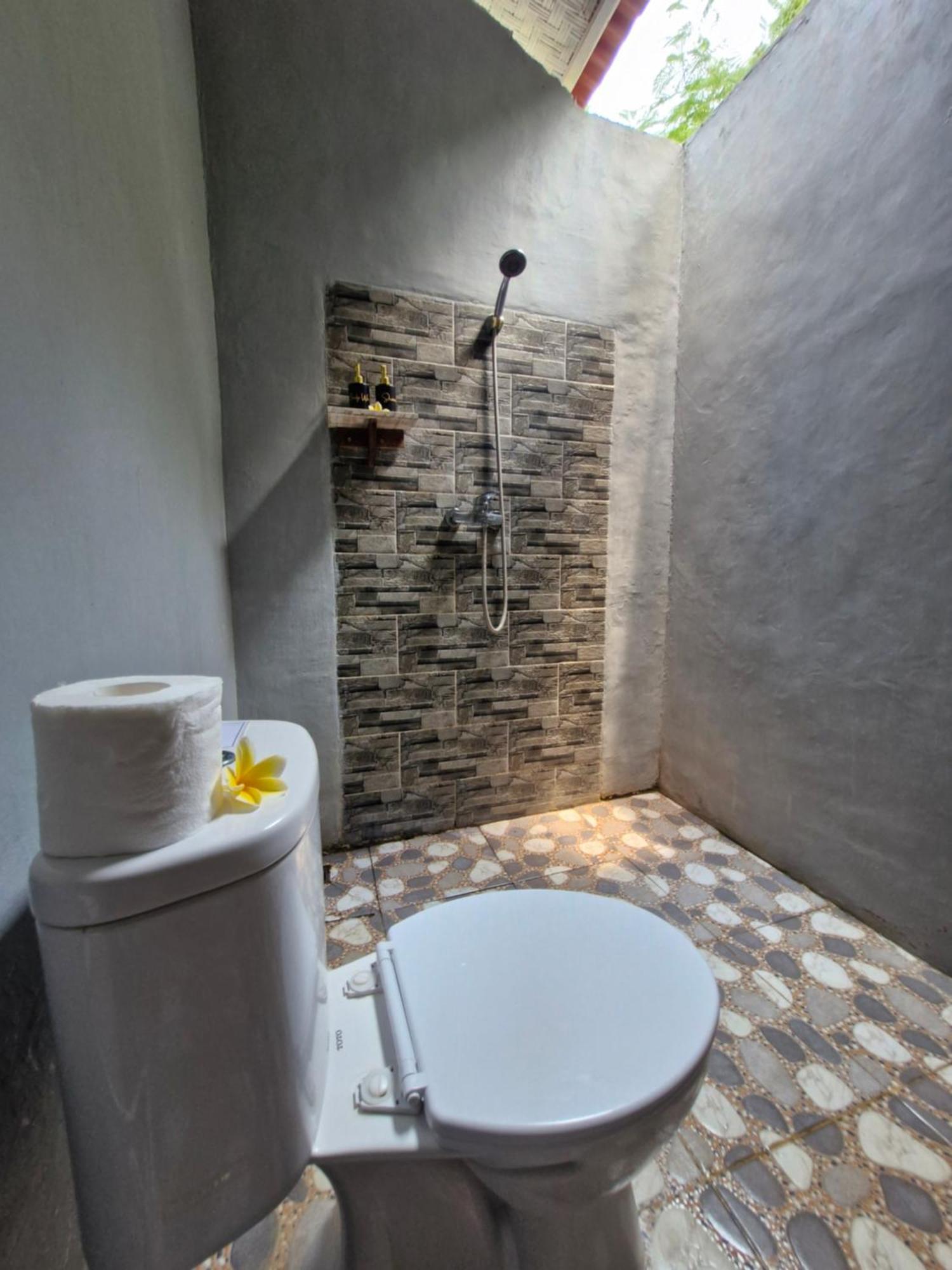 The Layar Homestay Batununggul Extérieur photo
