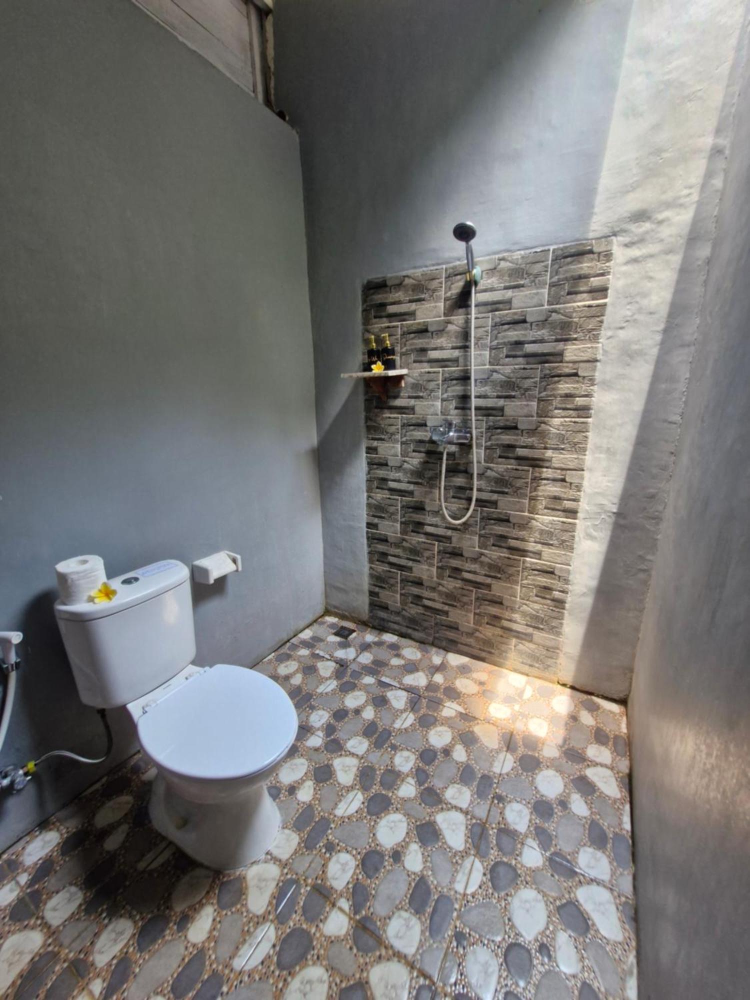 The Layar Homestay Batununggul Extérieur photo